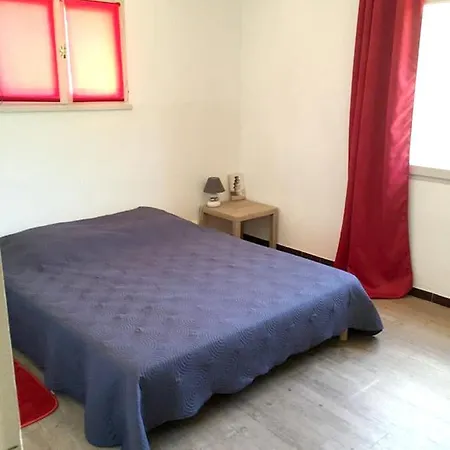 Spacieuse Maison A Lecci Avec Jardin Et Aire De Jeux Ferienhaus Lecci