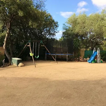 Spacieuse Maison A Lecci Avec Jardin Et Aire De Jeux Ferienhaus Lecci
